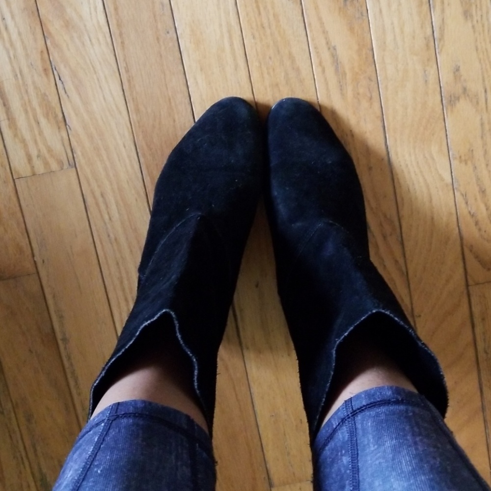 100% suede boots